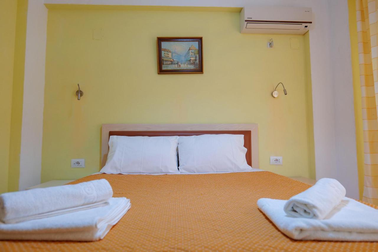 Sunny Holiday Sarandë Eksteriør billede