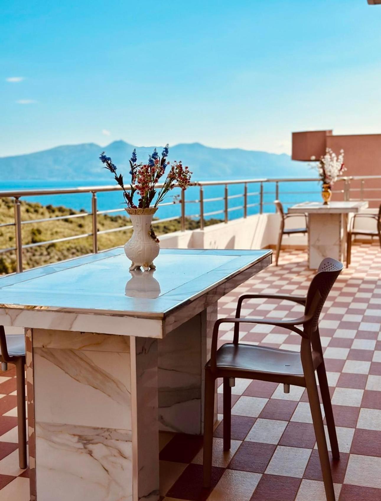 Sunny Holiday Sarandë Eksteriør billede